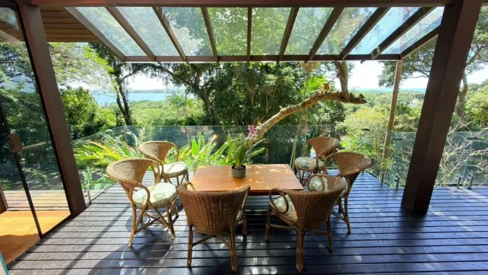 Casa em condomínio fechado no Canto da Lagoa!