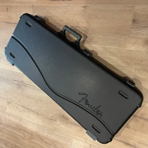 Case Fender Deluxe Molded Case Stratocaster/telecaster  Zero