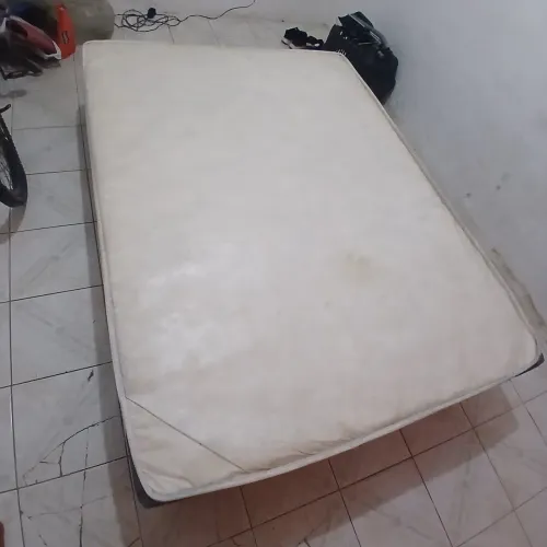 Base de Cama Box Casal Usada
