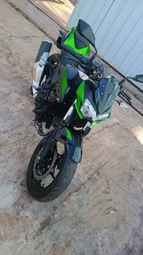 Kawasaki Z400 - Impecável, Muito Nova e Bem Cuidada