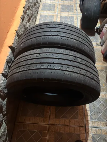 Par de pneus Toyo 225/55 R18