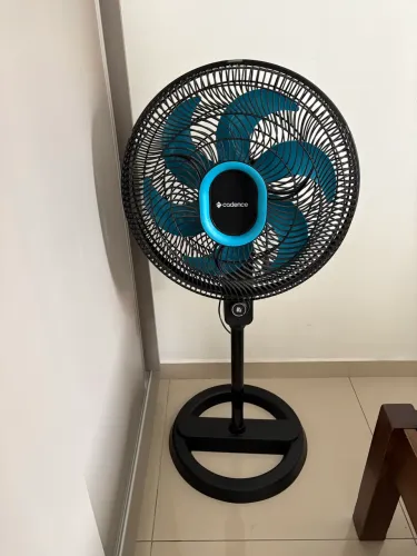 Ventilador de Coluna Cadence 3 velocidades 