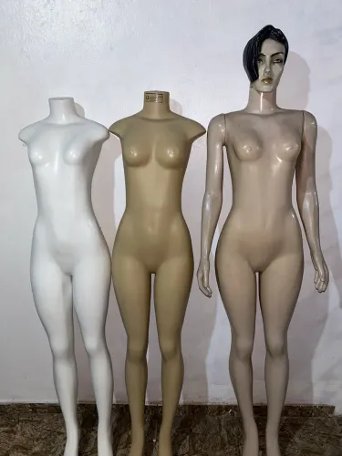 Kit 3 manequins Femininos para loja