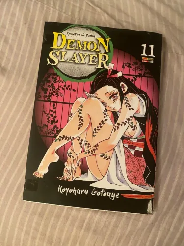 mangá "Demon Slayer" volume 11