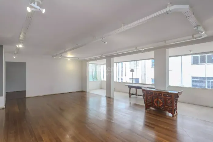Apartamento à venda no bairro Lourdes