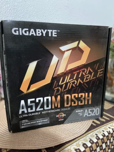 ? Placa-mãe Gigabyte A520M DS3H AM4 NOVA