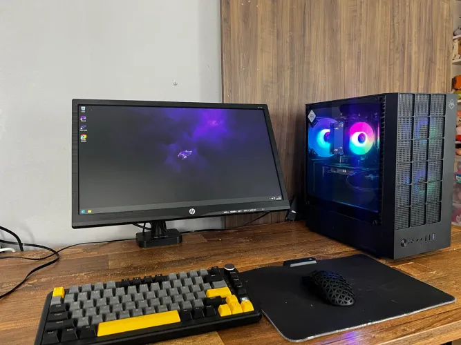 PC GAMER RYZEN 5 RX 6600M 12GB RAM SSD 480GB