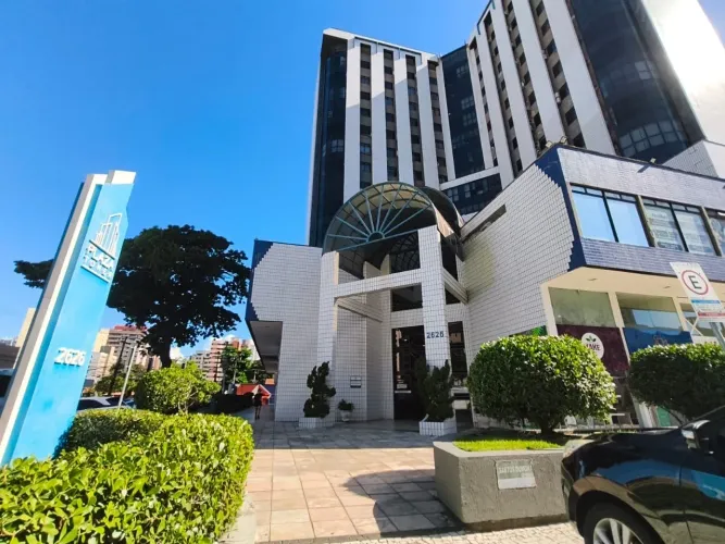 Sala Comercial no Edifício Plaza Tower, com armários. 43 metros, R$1.450,00