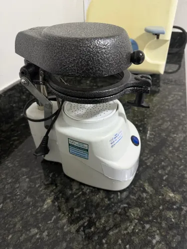 Plastificadora a Vácuo com Motor VH Dental - Funcionando