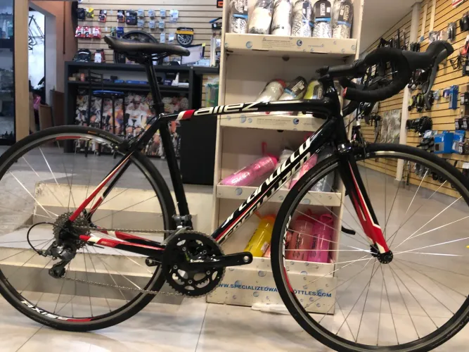 Bicicleta Speed Specialized Allez Shimano Claris 16v