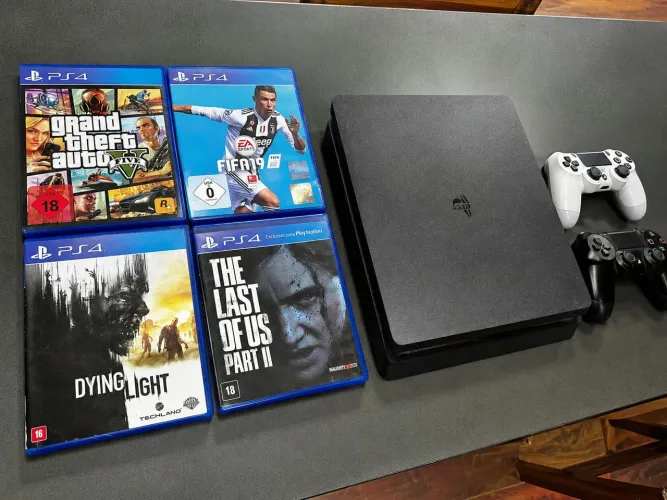 Ps4 slim com 2 controles e 4 jogos e 1 tb de memória