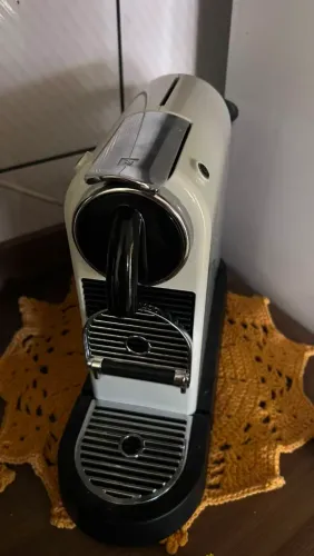 Cafeteira nespresso citiz D 113 automática