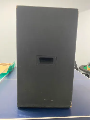 Duas caixas de Som Staner PS 1501 15? Bi-Amp