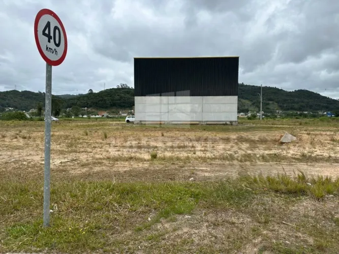 Vilaggio das Pedras - Terreno à venda no Vilaggio das Pedras