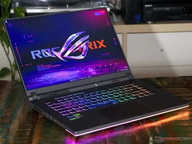 Notebook Gamer Asus ROG STRIX G16 i9 13980HX RTX 4070 32GB DDR5 Pouco uso