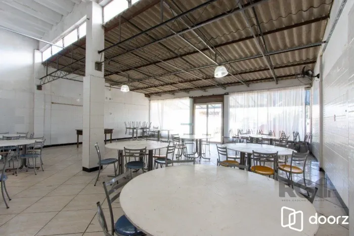 Prédio Comercial | 220m2 Privativos | Salão de Festas | Bairro Vila Nova