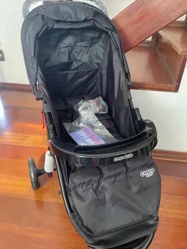 Carrinho de bebê + bebê conforto