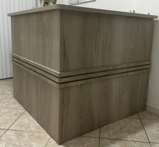 BALCÃO DE ATENDIMENTO EM MDF - RESISTENTE E DURÁVEL