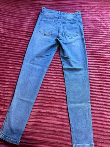 2 calça jeans clara e escura