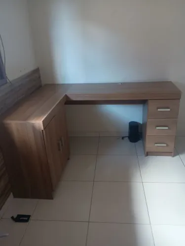 Mesa para escritório em L