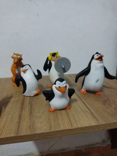 Lote Bonecos Coleção Pinguins de Madagascar