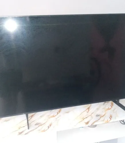 TV Samsung 50 polegadas 4k 2021 (com defeito de tela)