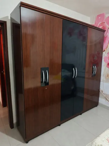 Guarda roupa casal conservado ENTREGO e MONTO