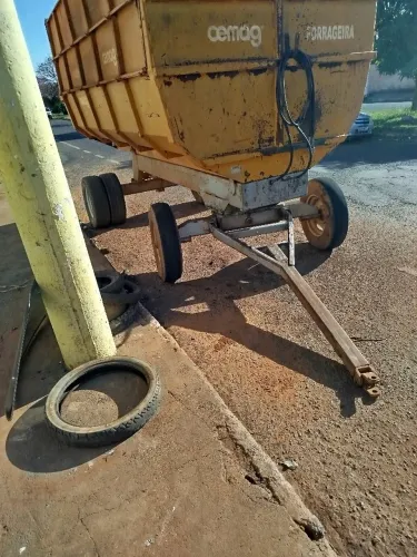 Carreta basculante cemag 