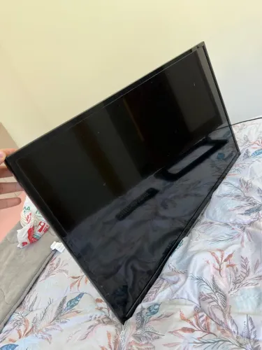 Tv 32 polegadas de LED com controle remoto