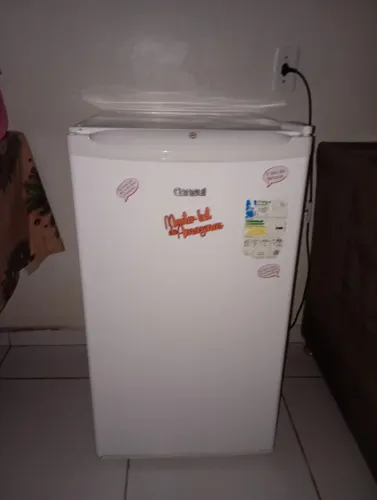 Vendendo frigobar