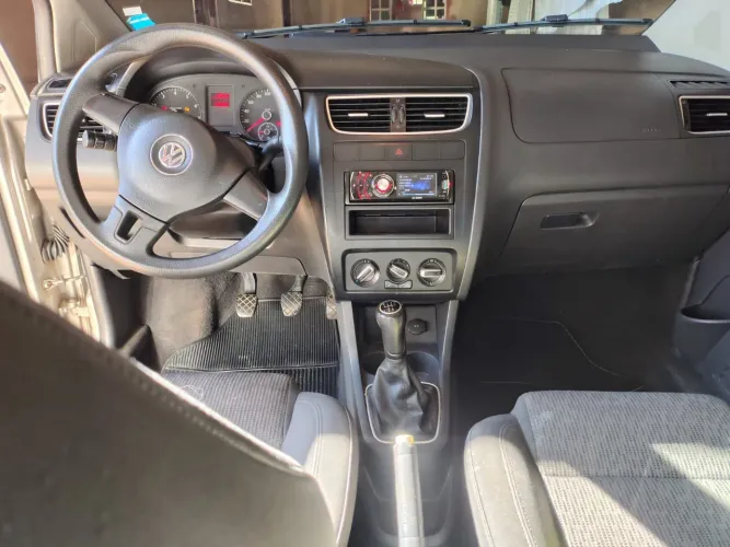 Volkswagen Fox 1.0 MI Total Flex 8V 5P 2013