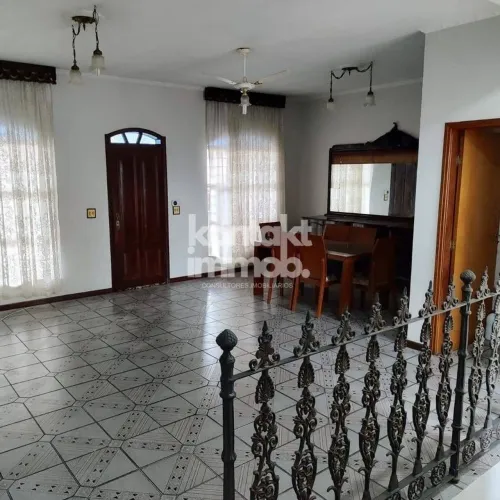 Casa à venda e para alugar 5 quartos em Jardim Refúgio