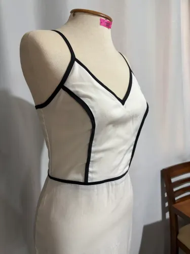Vestido Midi Delicatti Off-White com renda - Tamanho M - Usado uma vez
