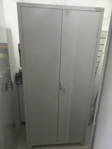 Armários seminovos em perfeito Estado.