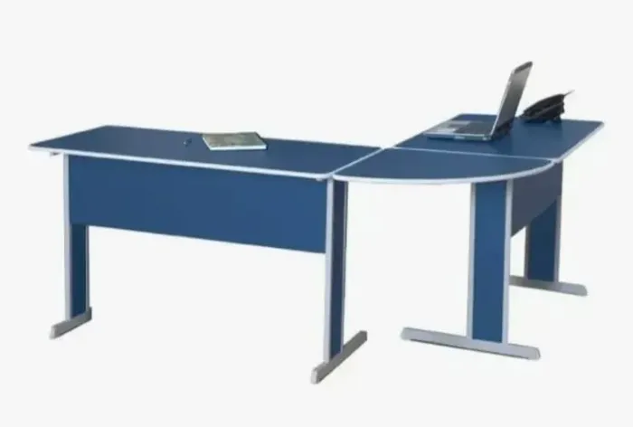 Mesa de escritorio em L - 180x140
