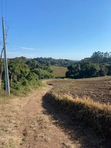 Área Rural com Cachoeira e Lago à Venda em Campo Alegre/SC