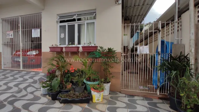 CASA 3 QUARTOS CENTRO DE DOMINGOS MARTINS ES
