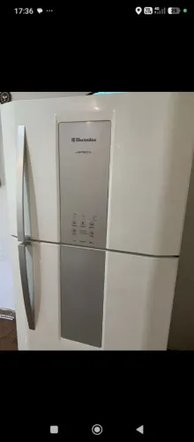 Geladeira 457 litros Eletrolux, só precisa trocar o gás