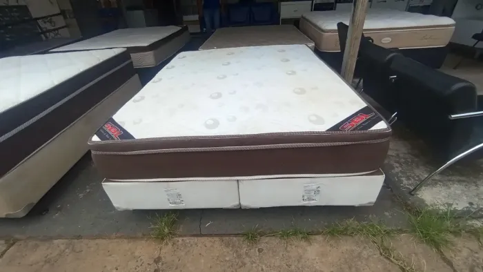 Cama box Queen size Colchão molas ensacandas bambú 