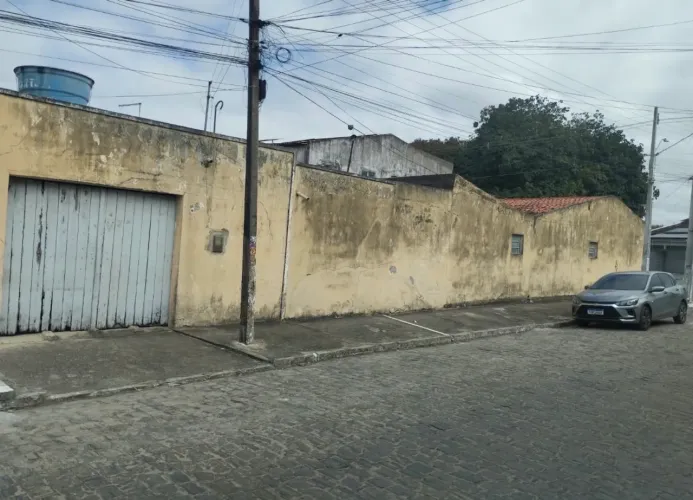 Aluga-se para fins comerciais