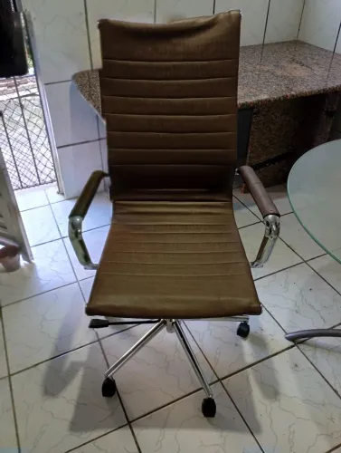 Cadeira de Escritório Modelo Esteirinha