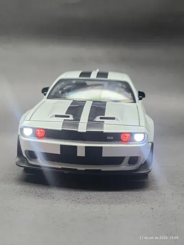 Dodge Charlenger SRT Heccallt - escala 1/24