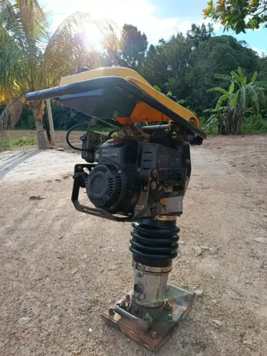 Compactador de solo Toyama 