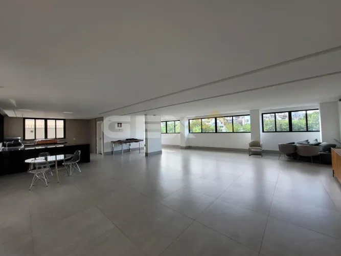 Apartamento à Venda com 04 Quartos no Bairro Sidil em Divinópolis MG.