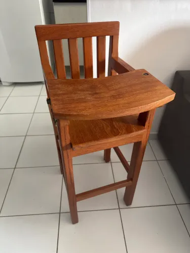 Cadeira de alimentação madeira pura