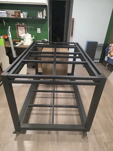 Costureiras: mesa de corte e enfesto de tecido, mesa para costura e artesanato