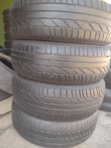 Vendo 4 pneus 195/65-15 usados <br>4 Pneus Aro 15- R$ 300,00 o jogo