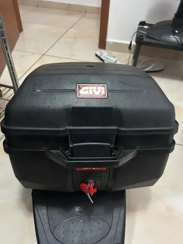 Baú givi e churrasqueira 160 25