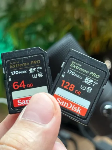 KIT 2 Cartões SD de memória 64GB e 128GB SanDisk Extreme PRO
