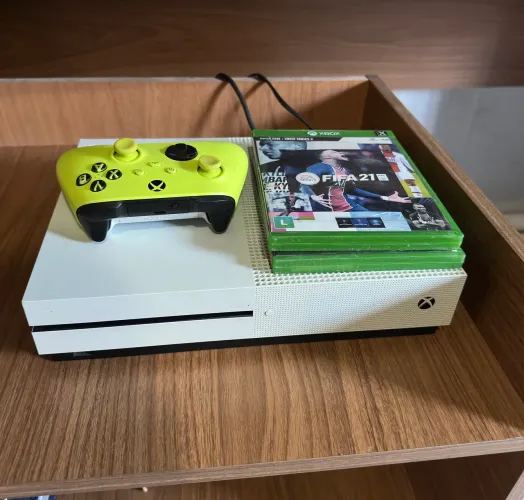 Xbox one s muito novo